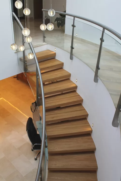 Cantilever staircase timber tread