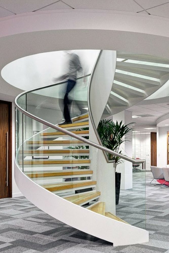 curved staircase 2000 x 3000 1