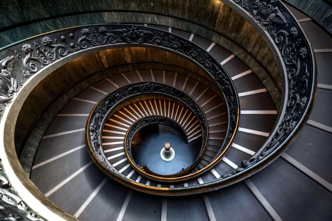 Vatican spiral staircase 3000 x 2000